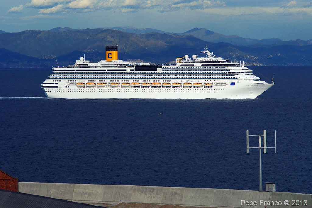 Costa-Concordia-Savona-19-settembre-2011.jpg