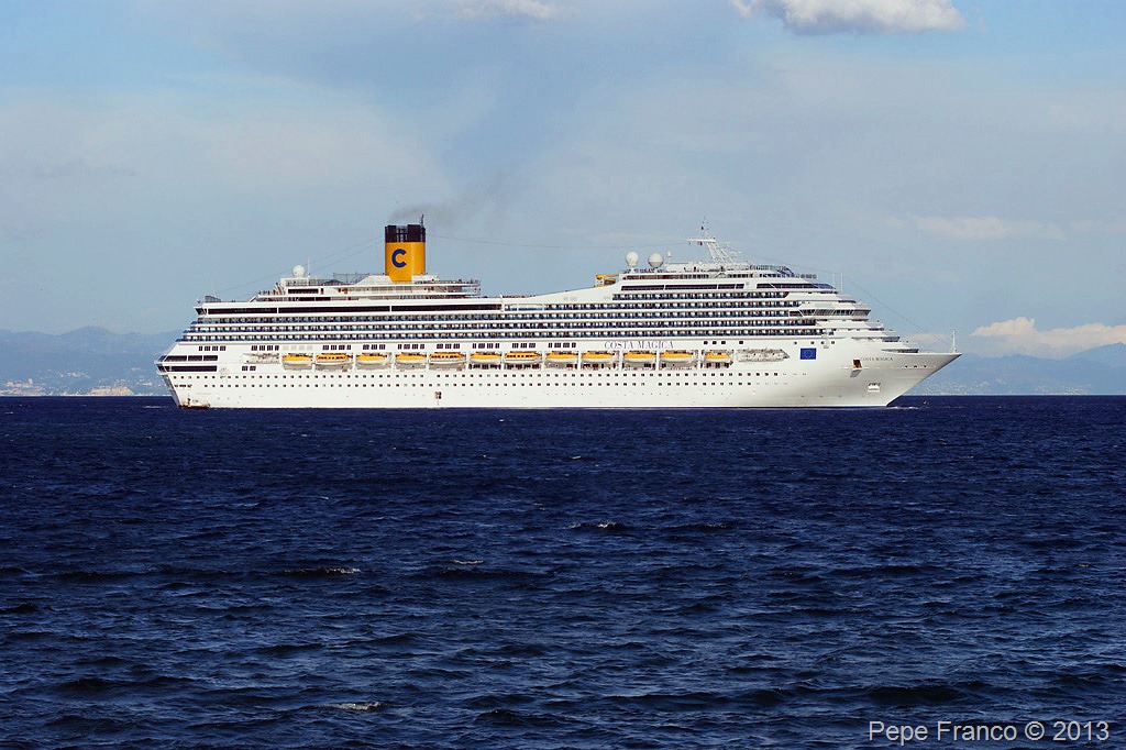 Costa-Magica-13-settembre-2010.jpg