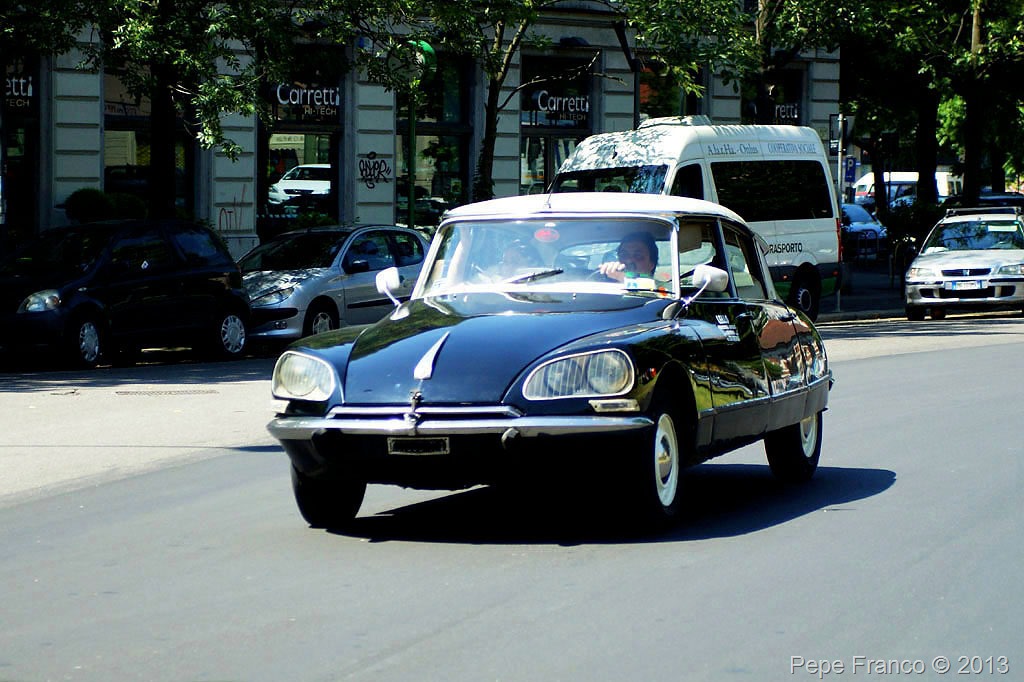 Citroen-DS-Milano-30-maggio-2011.jpg