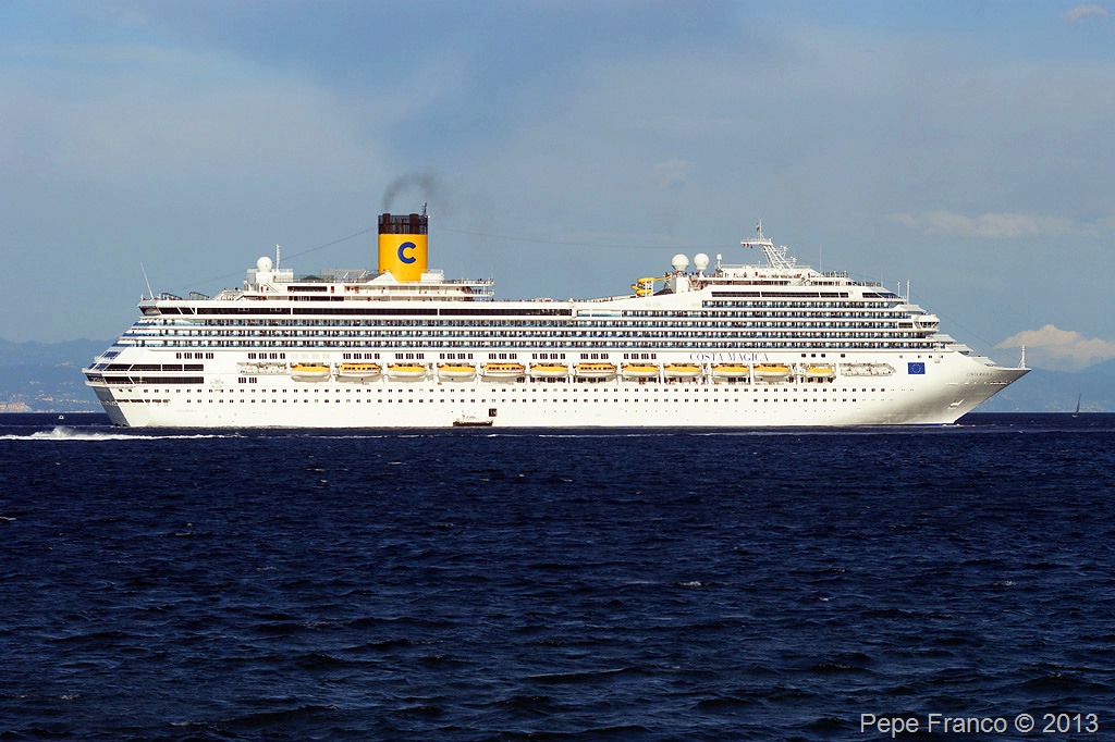 Costa-Magica-Savona-13-settembre-2010-16.jpg