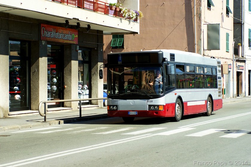 Genova-14-settembre-2011-Bus-5138.jpg