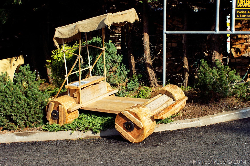 Auto-Flinstones-Senale-BZ-3-agosto-2014.jpg