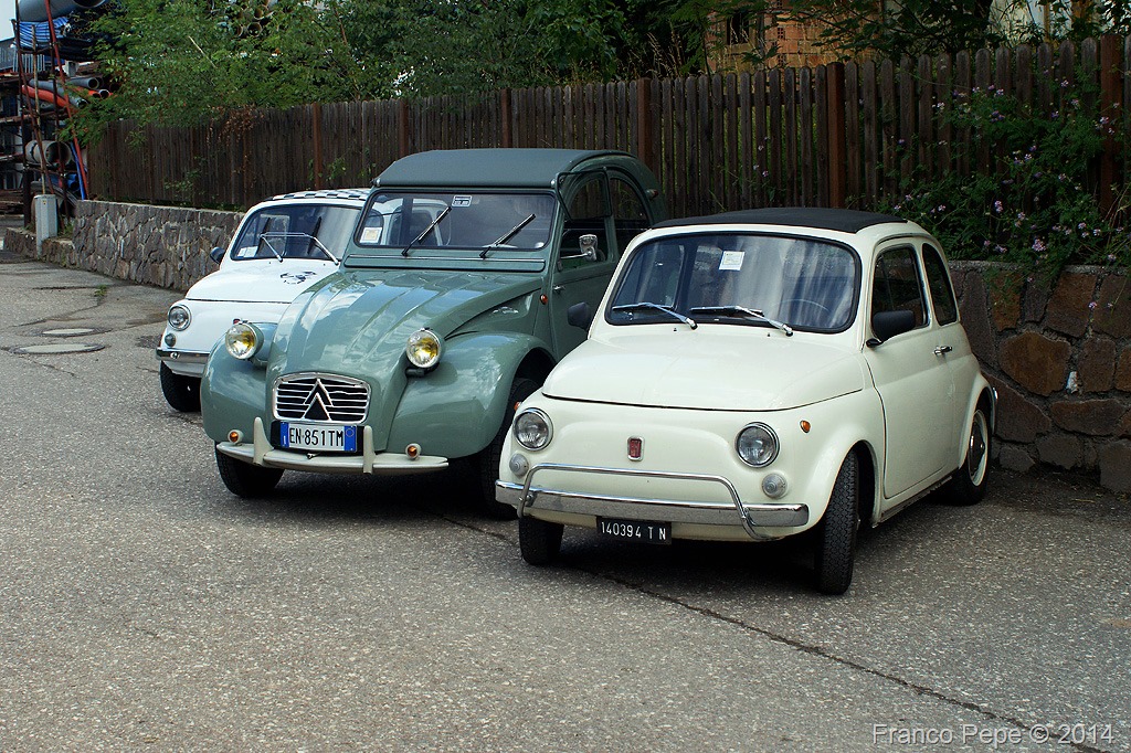 FIAT-500Citroen-2-CV-Senale-BZ-3-agosto-2014.jpg
