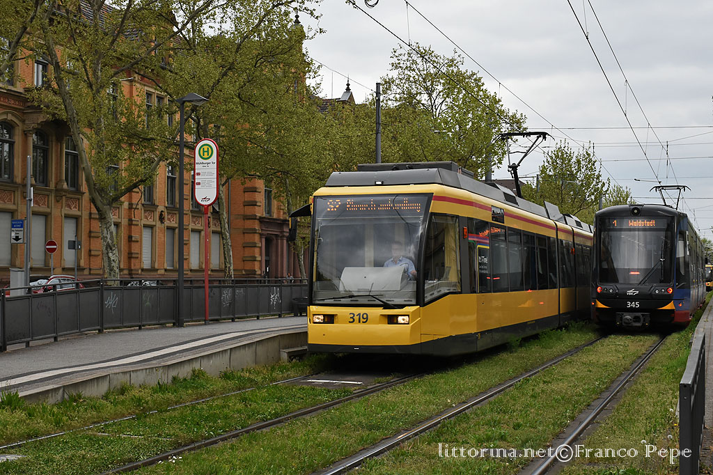 AVG tram 319 + tram 345 – Mühlburger Tor – Karlsruhe (D) – 23 aprile ...